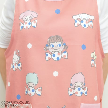 2026春夏新作 保育士エプロン サンリオ×ペコちゃん サイドボタン PKA44198-61