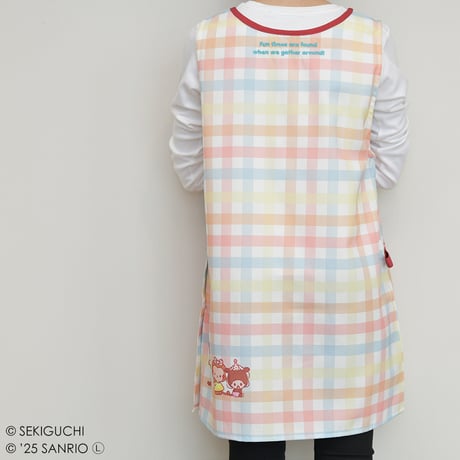 2026春夏新作 保育士エプロン モンチッチ×ハローキティ MA44137-61 サイドボタン