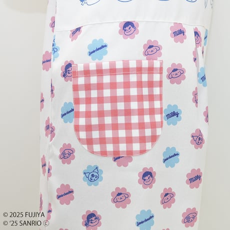 【再入荷しました！】2026春夏新作 保育士エプロン ペコちゃん＆サンリオ PKA44113-52 サイドボタン