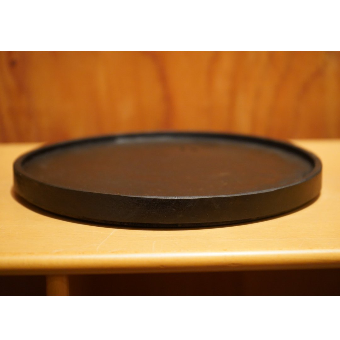 徒爾 toji 13 くりぬき浅盆 7寸 サクラ 黒漆（国産/松煙） | Alocasia O
