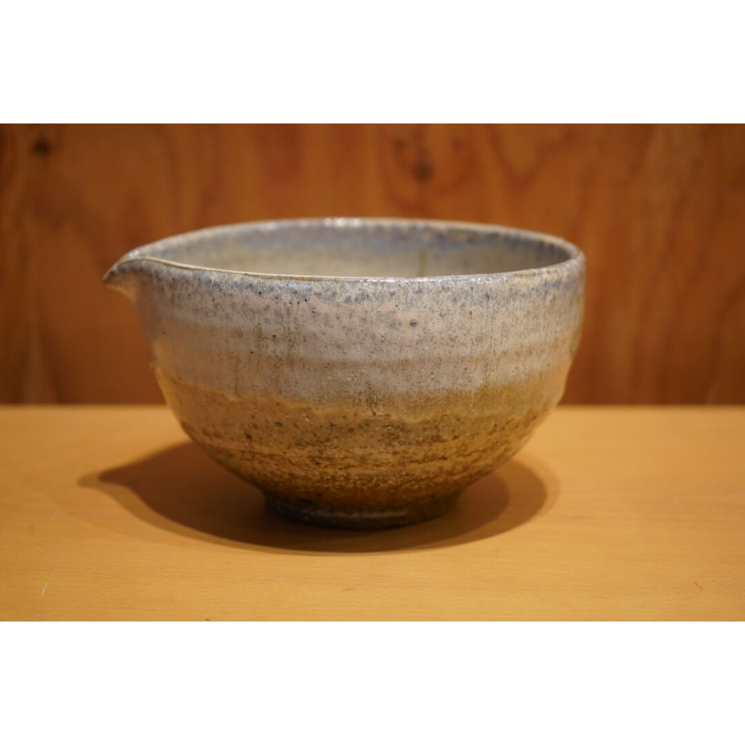 余宮隆 白濁釉 片口深鉢 | Alocasia ONLINE STORE