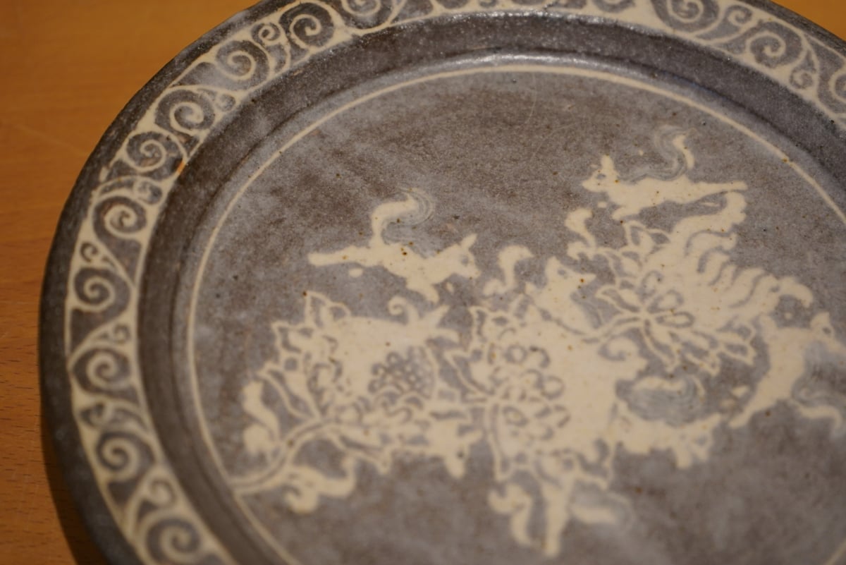 土本訓寛・久美子 六寸高台皿 象嵌 | Alocasia ONLINE STORE