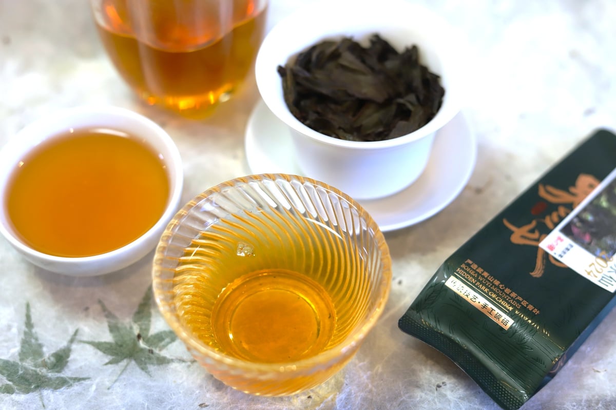 呉三地百年老欉水仙 2024 | 武夷岩茶 茶の穂