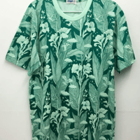 カンナの花のプリントメンズTシャツ (green) Lサイズ　SALE　migh-T