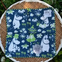 ムーミンフレンズ　紺　ガーゼパイルハンカチ　MOOMIN