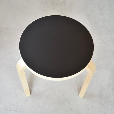 スツール60｜Alvar Aalto｜ブラックリノリウム