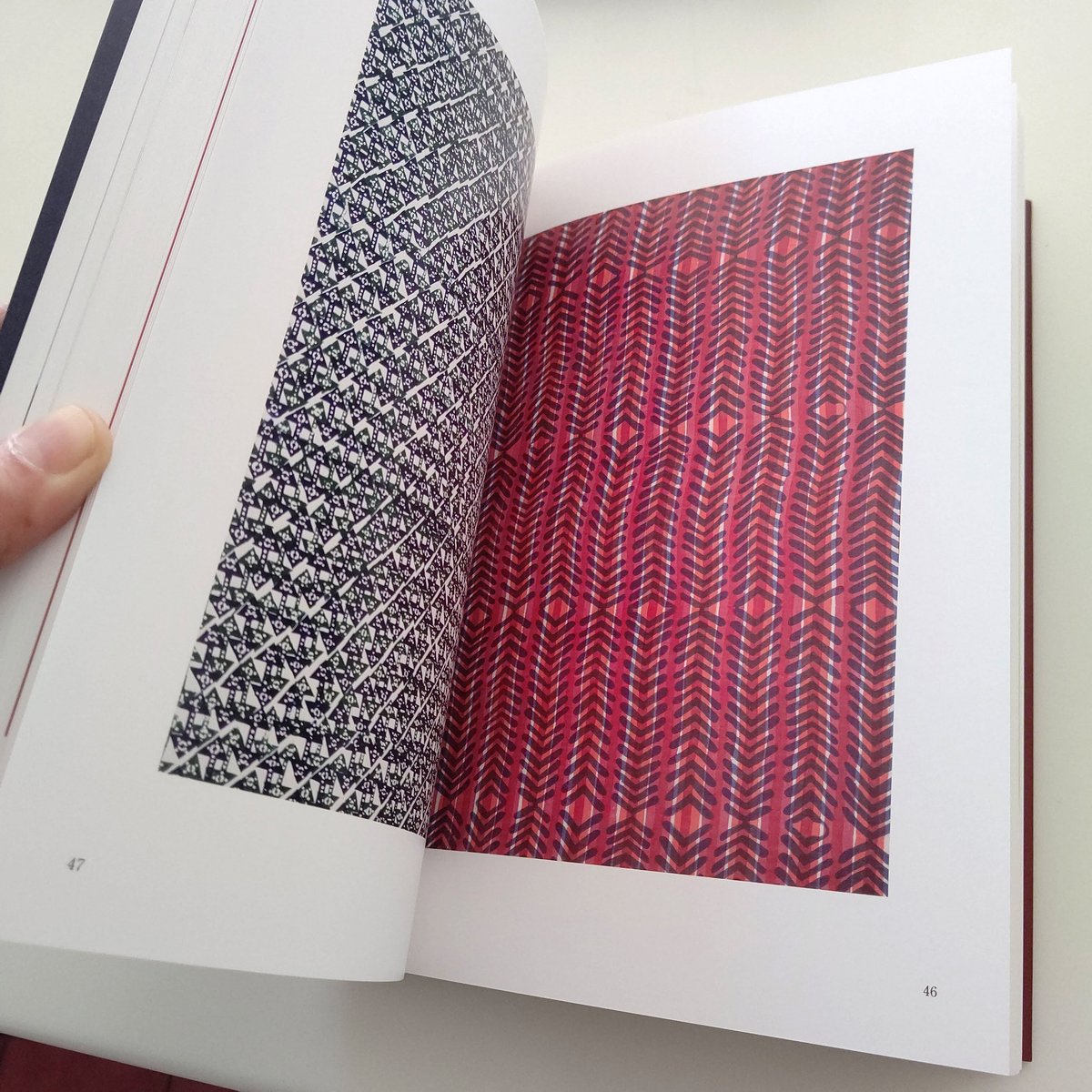 額装付き 柚木沙弥郎 日本民藝館 「型染爪文帯地」限定ポスター