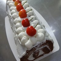季節のロールケーキ（チェリー）18cm