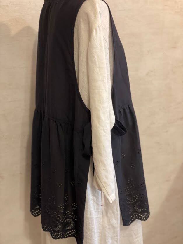 すみ黒レースベスト | miharashi factory curaso