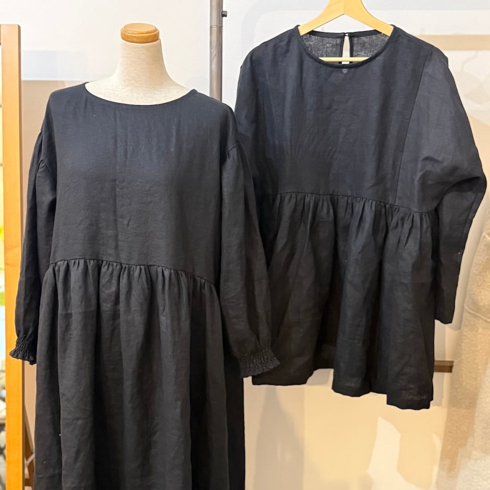 atelier roughatour クルーネックギャザーブラウス【新品未使用】 atelier roughatour クルーネックギャザーブラウス【新品未使用】