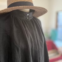 ノーブルスタンドギャザーブラウス（ブラック）