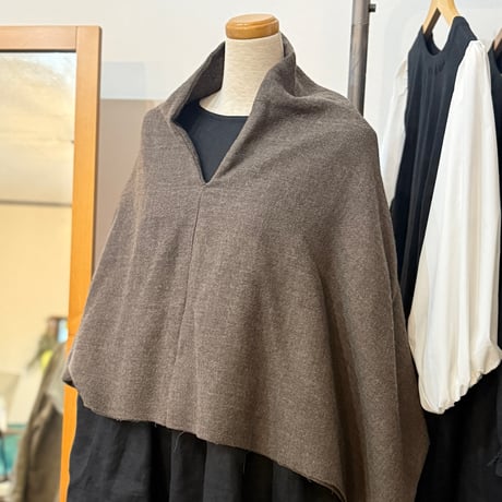ふんわり軽やか ウールガーゼのポンチョ