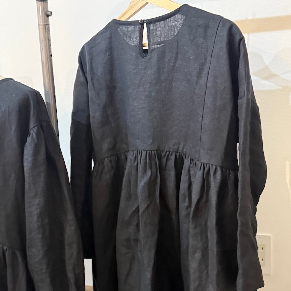 atelier roughatour クルーネックギャザーブラウス【新品未使用】 SPONGY クルーネック ギャザー ブラウス