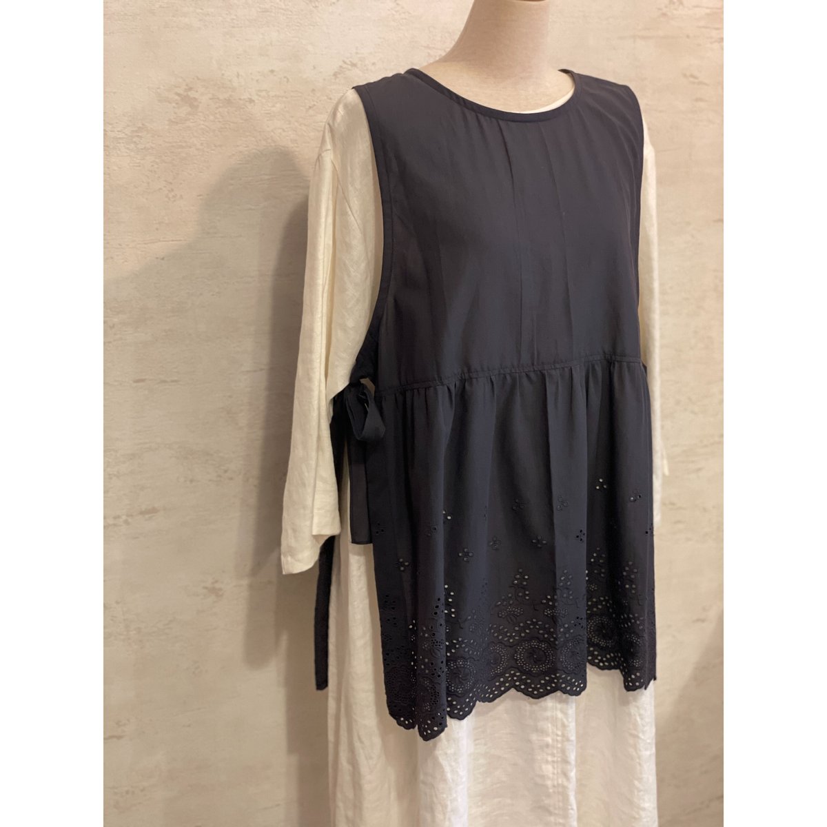 すみ黒レースベスト | miharashi factory curaso すみ黒レースベスト | miharashi factory curaso