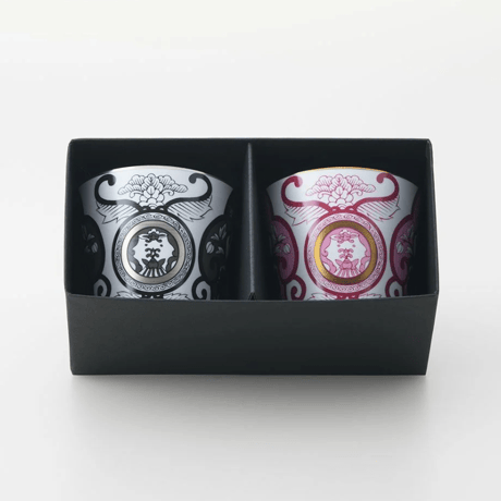 JAPAN SNOW / JAPAN AUTUMN 古伊万里草花紋 ブラック ワインレッド ロックカップ 2個セット 化粧箱入【ARITA PORCELAIN LAB（アリタポーセリンラボ）】
