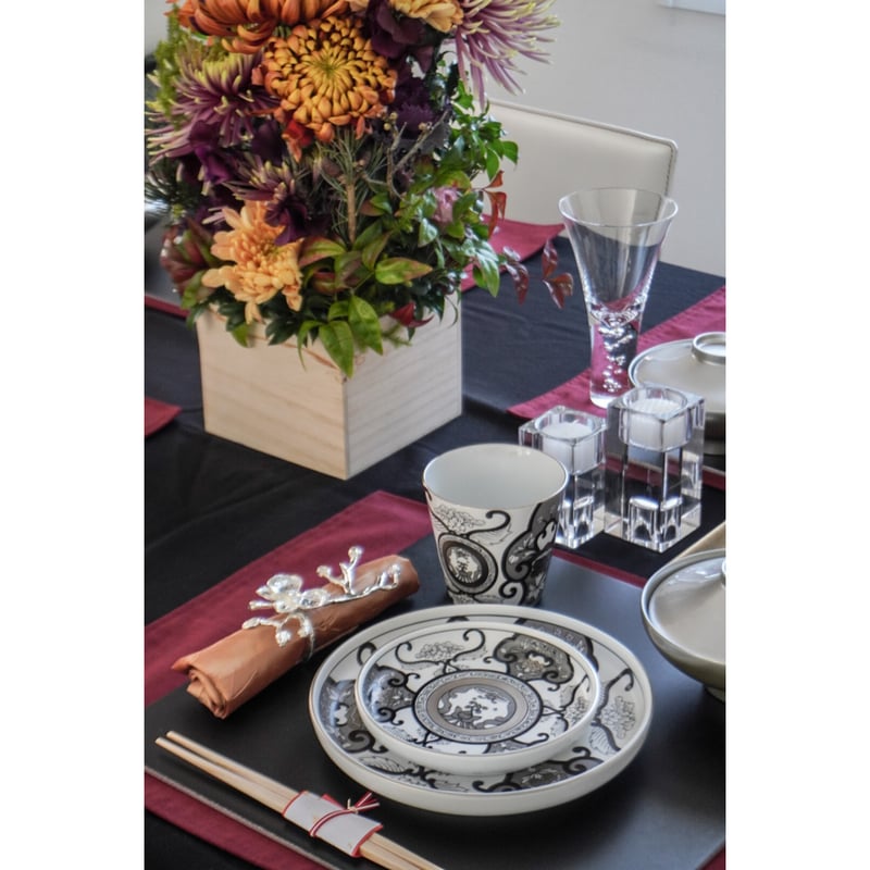 JAPAN SNOW 和皿 19cm 古伊万里草花紋【ARITA PORCELAIN LAB( JAPAN SNOW 和皿 19cm 古伊万里草花紋【ARITA PORCELAIN LAB(