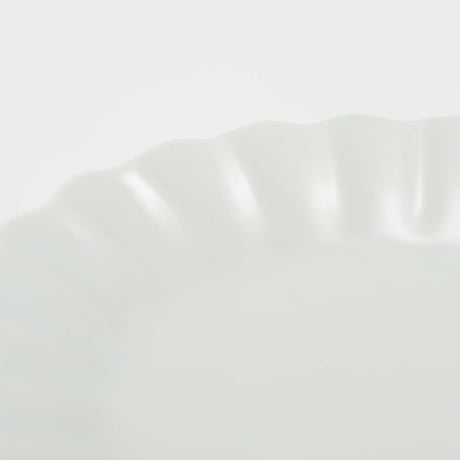 岡晋吾 菊型小皿 李朝白磁【ARITA PORCELAIN LAB（アリタポーセリンラボ）】