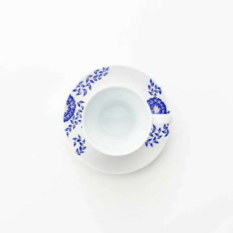 GALLERY ティーカップ＆ソーサー ブルー 唐草 化粧箱入【ARITA PORCELAIN LAB（アリタポーセリンラボ）】