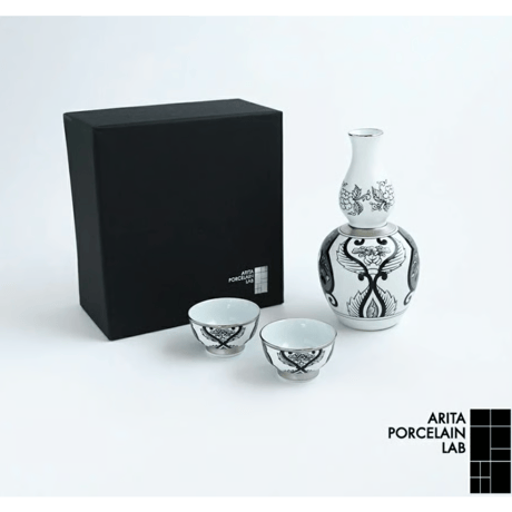 JAPAN SNOW 徳利1、盃2セット プラチナ 古伊万里草花紋 化粧箱入【ARITA PORCELAIN LAB（アリタポーセリンラボ）】