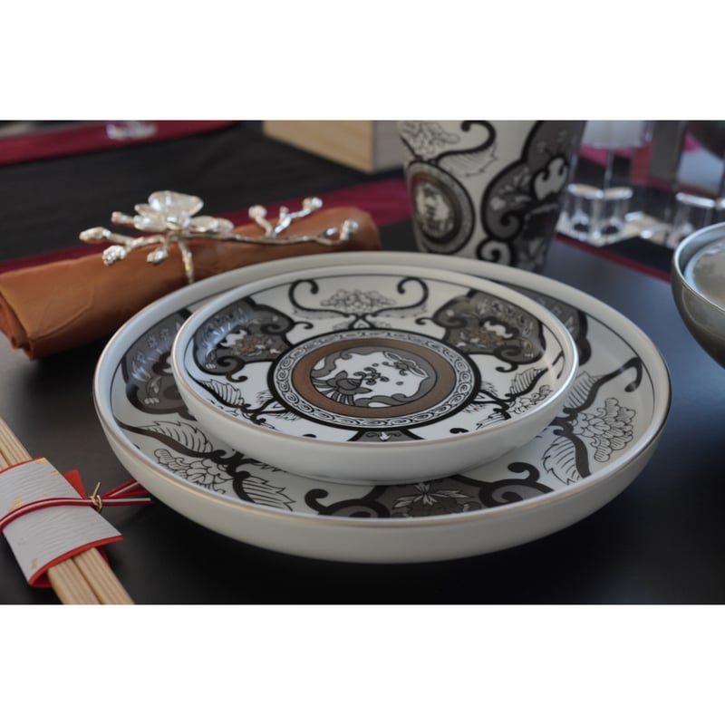 JAPAN SNOW 和皿 19cm 古伊万里草花紋【ARITA PORCELAIN LAB( JAPAN SNOW 和皿 19cm 古伊万里草花紋【ARITA PORCELAIN LAB(