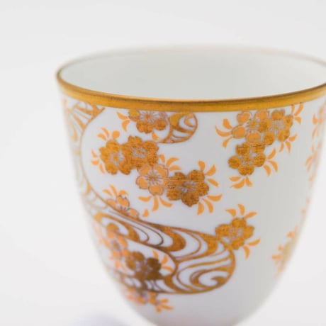 JAPAN AUTUMN 馬上杯 流水桜 ゴールド【ARITA PORCELAIN LAB（アリタポーセリンラボ）】