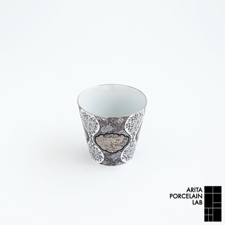 JAPAN SNOW ロックカップ 木甲桐紋【ARITA PORCELAIN LAB（アリタポーセリンラボ）】