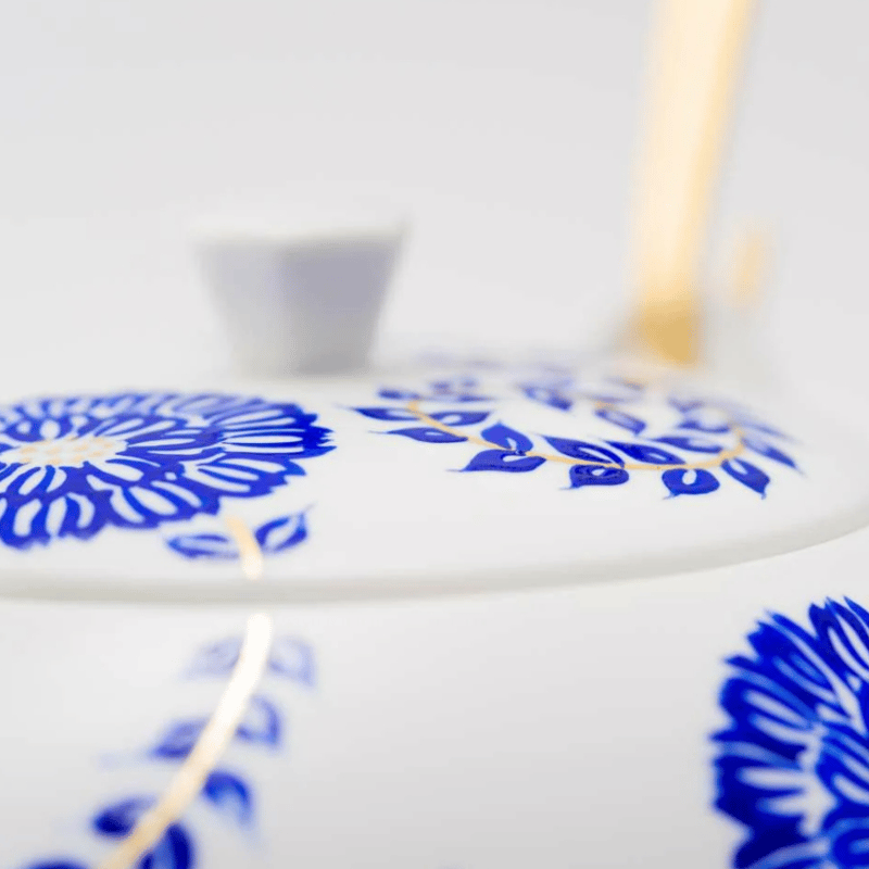 GALLERY ティーポット ブルー 唐草 化粧箱入【ARITA PORCELAIN LAB（