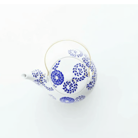 GALLERY ティーポット ブルー 唐草 化粧箱入【ARITA PORCELAIN LAB（アリタポーセリンラボ）】