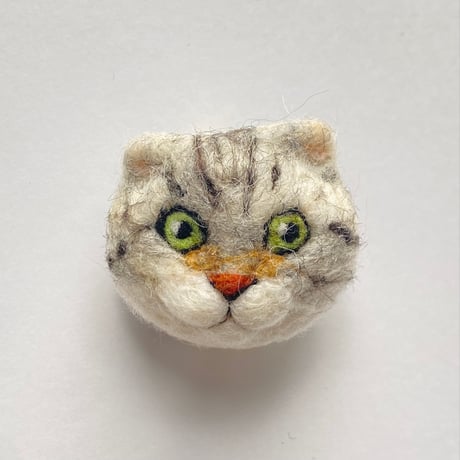 【まる】羊毛の猫ちゃんブローチ