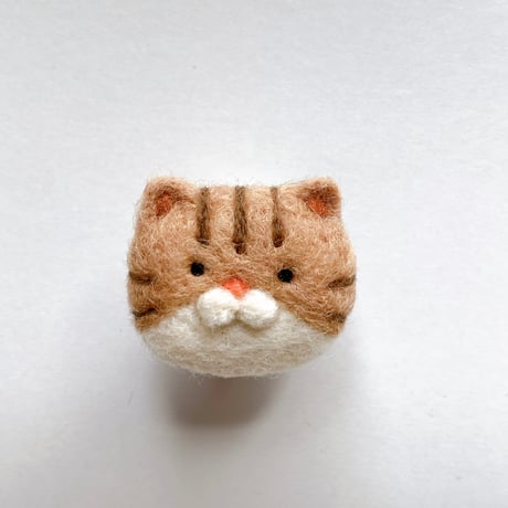 ねこの森雑貨店のねこちゃんブローチ 【キジ白】