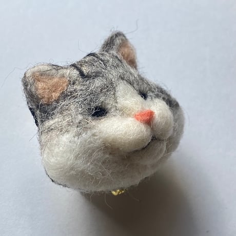 【長毛グレートラさん】羊毛の猫ちゃんブローチ
