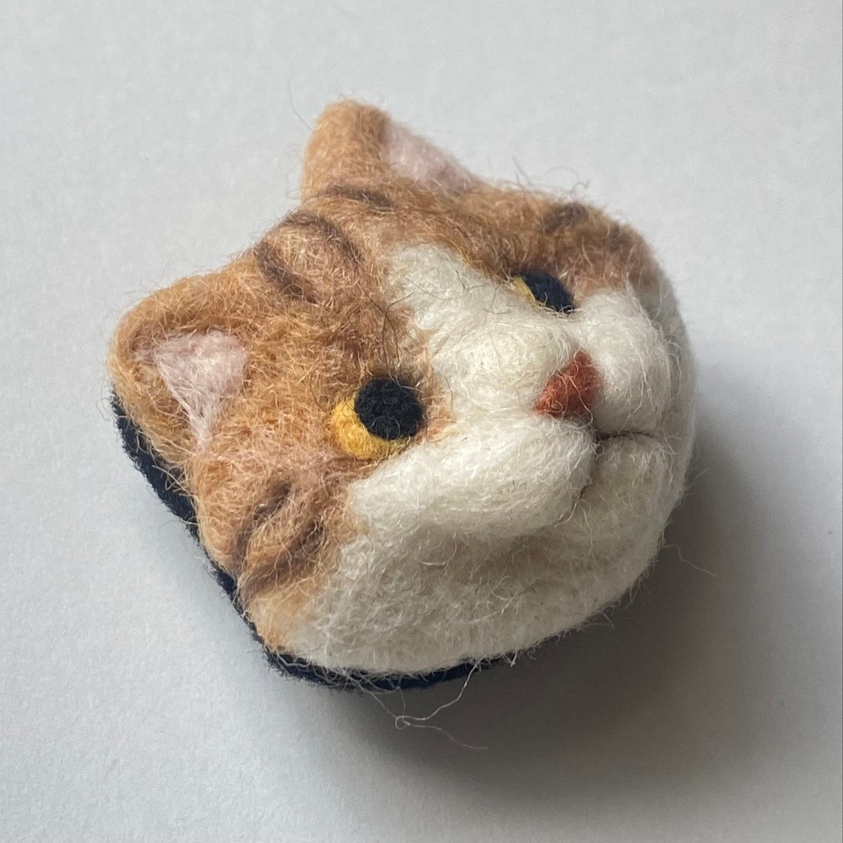 羊毛ねこマグネット【長毛キョロちゃん】 | ねこの森雑貨店