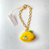 羊毛レモンさんのバッグチャーム