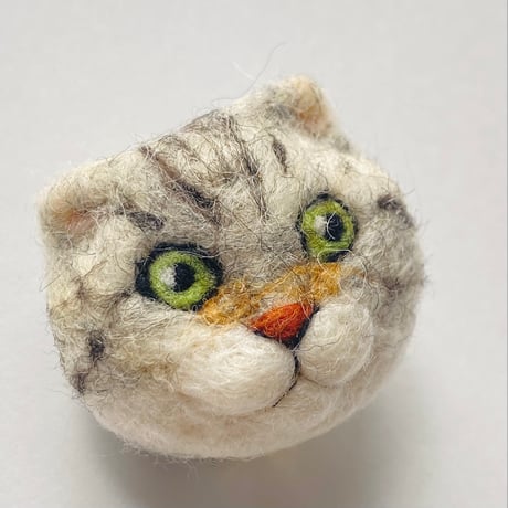 【まる】羊毛の猫ちゃんブローチ