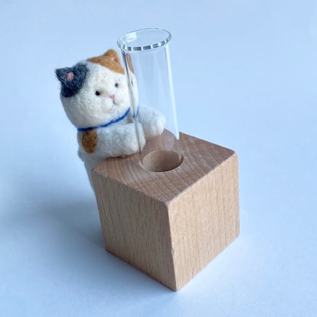 ねこちゃんの一輪挿し【みけ】