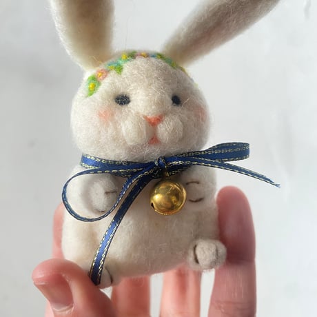 【季節限定】花冠うさぎさんの羊毛ドール（ホワイト）