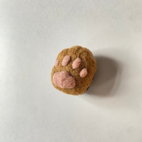 【キャメル】羊毛の肉球マグネット
