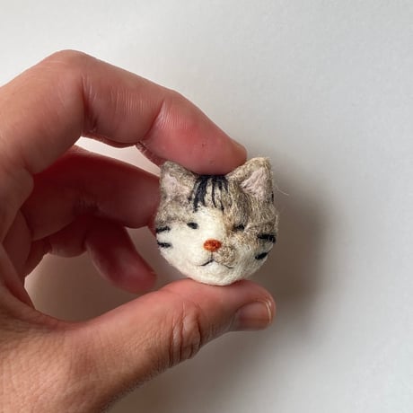 【カワちゃん】羊毛の猫ちゃんブローチ