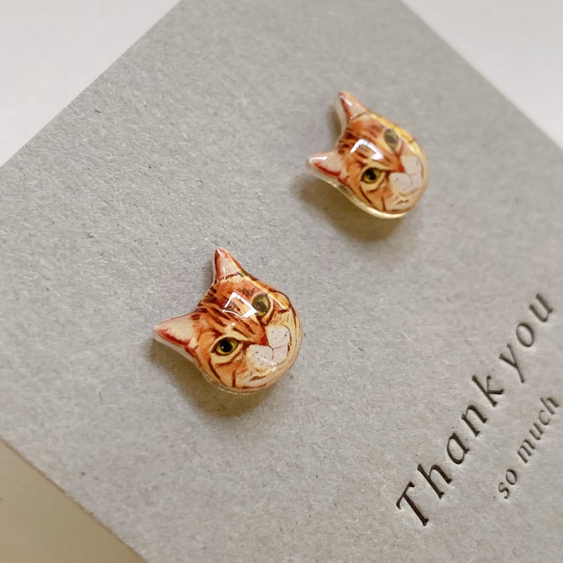 ☆クマさんと茶トラ猫ちゃんピアス☆ 茶トラ猫さんのピアス | ねこの森雑貨店