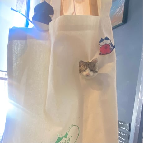 【ボンドちゃん】羊毛の猫ちゃんブローチ