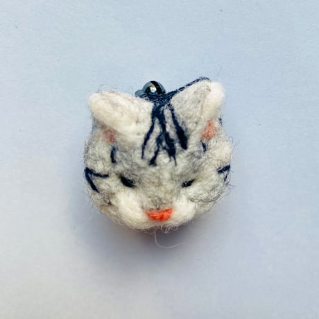 【黒ごま】羊毛の猫ちゃんブローチ