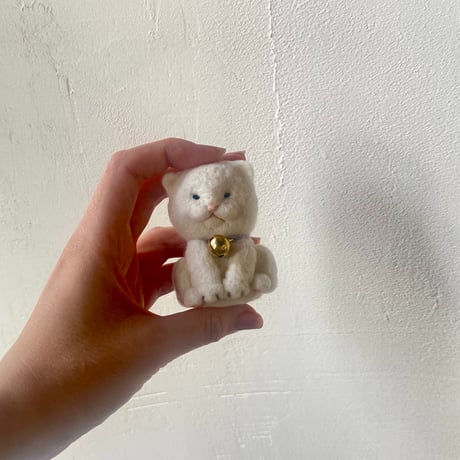 羊毛フェルト手のひら猫マスコット(白)