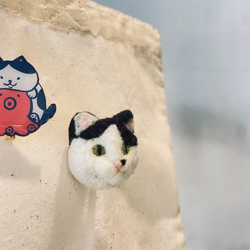江戸のねこちゃん】羊毛の猫ちゃんブローチ | ねこの森雑貨店