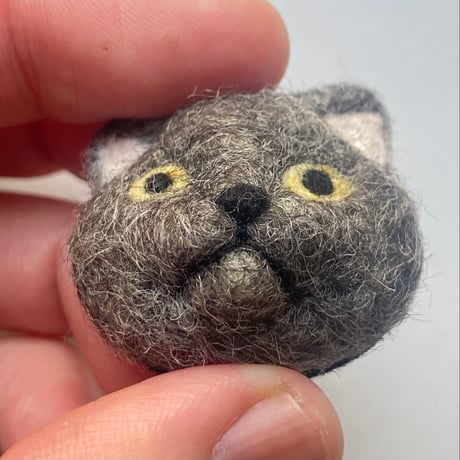 【くろごまさん】羊毛の猫ちゃんブローチ