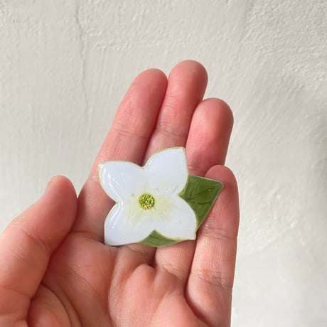 【季節限定】ヤマボウシのブローチ