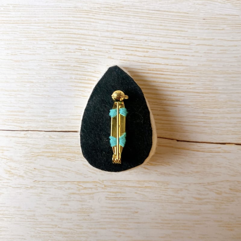 笹かまビーバーくんのブローチ | ねこの森雑貨店