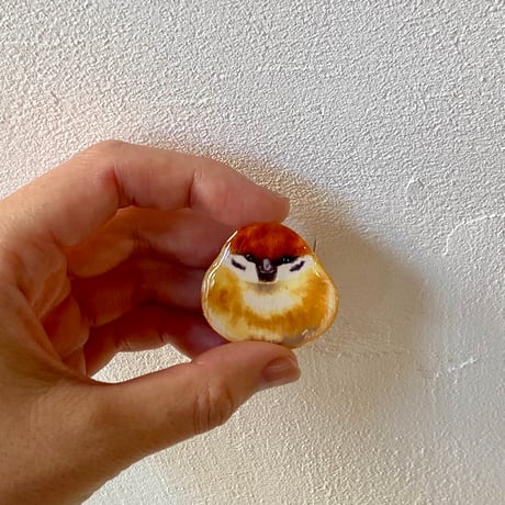 スズメさんのブローチ
