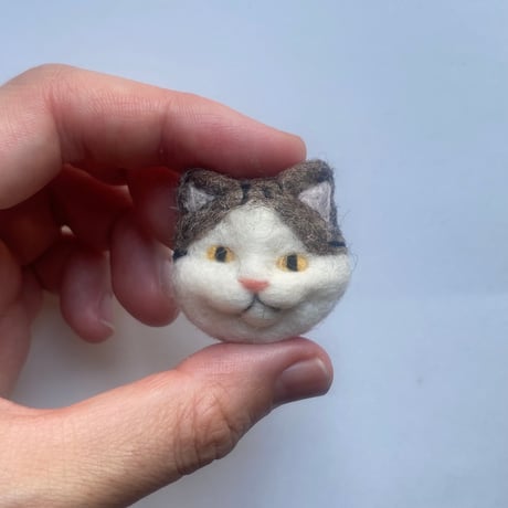 【もちお】羊毛の猫ちゃんブローチ