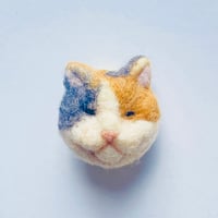 【ミケダンディー】羊毛フェルトの猫ちゃんブローチ