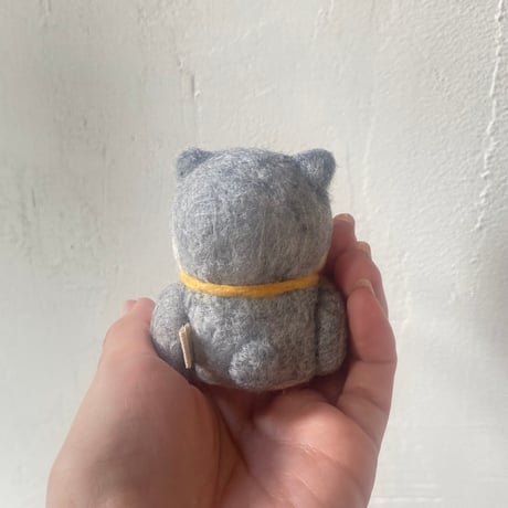 羊毛フェルト手のひら猫マスコット(グレー白)
